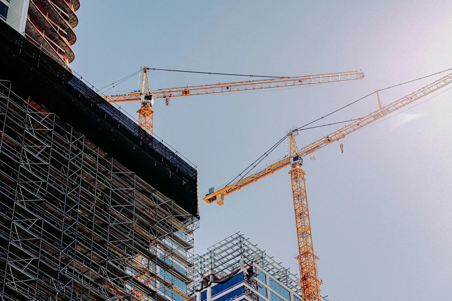 Zorgen in de bouw- en infrasector over handhaving op schijnzelfstandigheid
